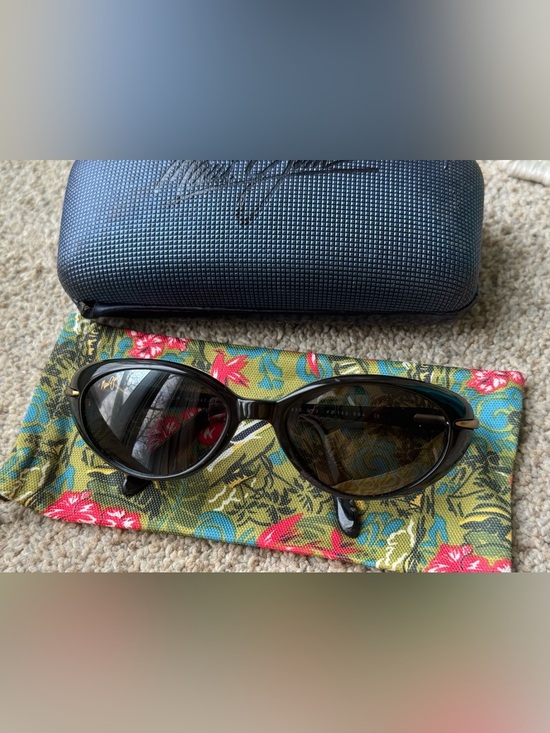 Maui Jim Cabana MJ 147 02 -  Black Frame & Neutral Grey Polarized Lens -vintage main image 5